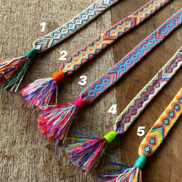 Pulsera cinta etnica con concha acrilica colores - Imagen 2