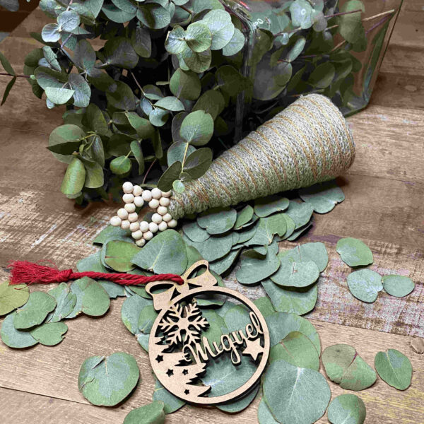 Bola de navidad madera personalizada - Imagen 6