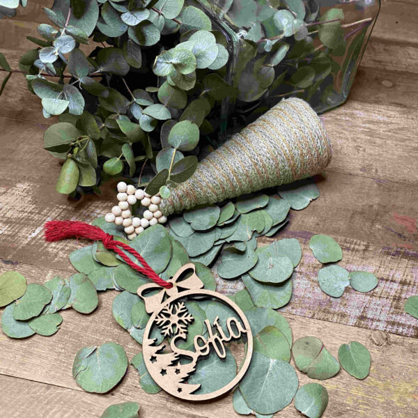 Bola de navidad madera personalizada - Imagen 7