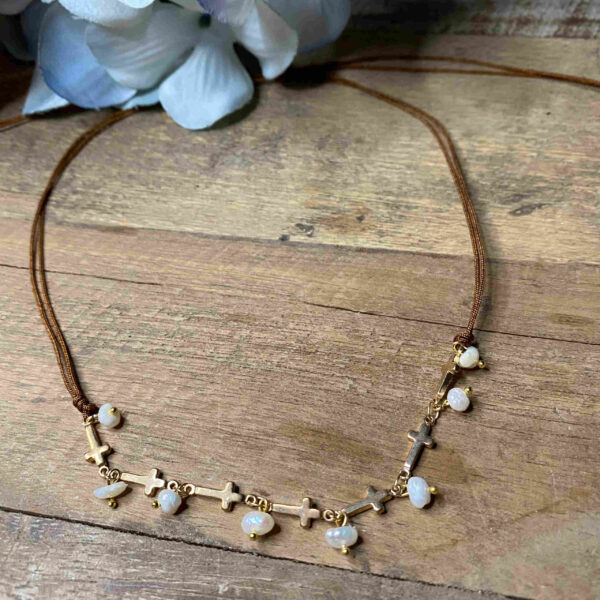 Collar cruces de metal con piedras de colores. - Imagen 2