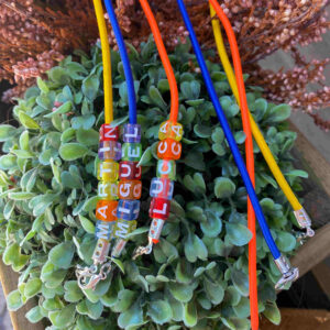 Cuelgamascarillas infantil con nombre personalizado