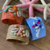Pulsera rafia elastica con conchas y corales sinteticos - Imagen 2