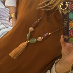 Collar Resinas y borla