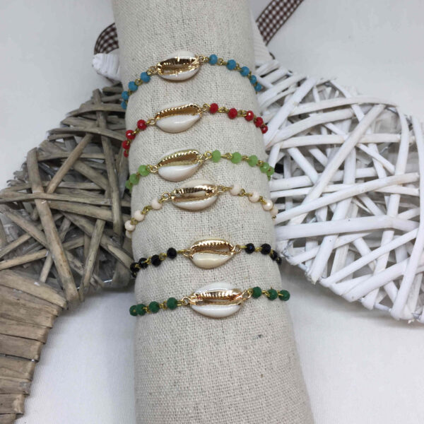 Pulsera concha borde dorado  con cadena cristales - Imagen 5