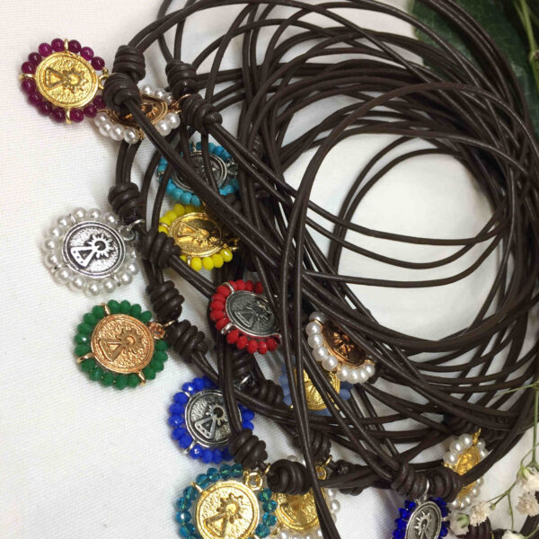 Cordón cuero con medalla Virgen de Covadonga - Imagen 2