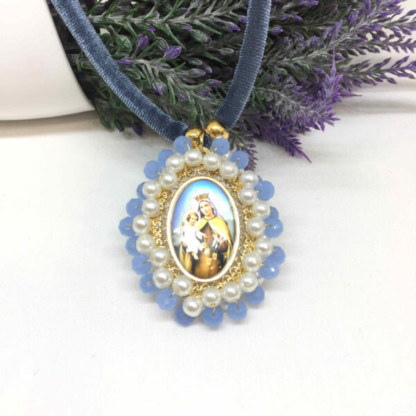 Collar medalla Virgen del Carmen con cordón.