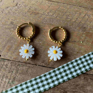 Pendientes aro bolitas con margaritas nacar