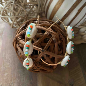 Pendientes aro con conchas y cristales de colores