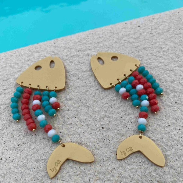 Pendientes pez acetato dorado con cristales de colores - Imagen 2