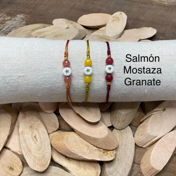 Pulsera hilo nudos con estrella bolitas de piedra y metal - Imagen 5
