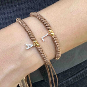 Pulsera incial brillantitos con cordón