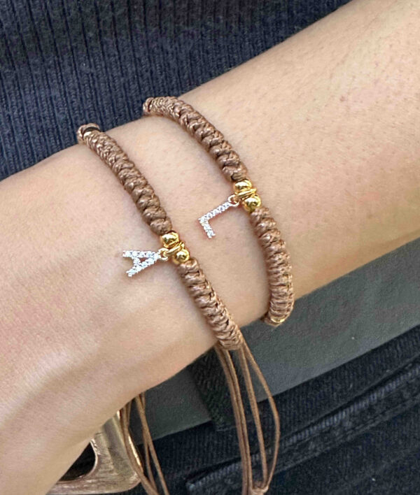 Pulsera incial brillantitos con cordón
