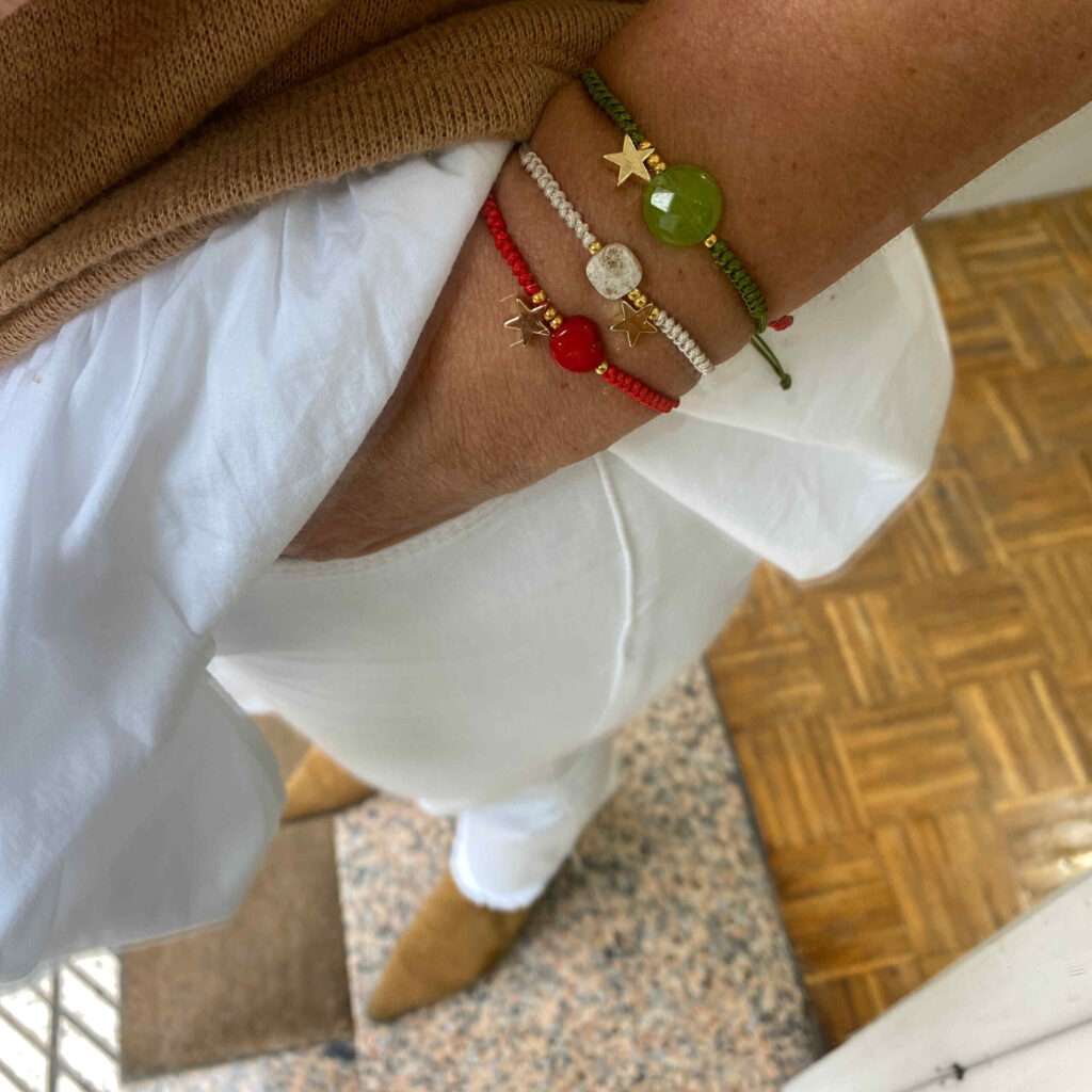 Pulsera hilo nudos con piedra natural y estrella metálica