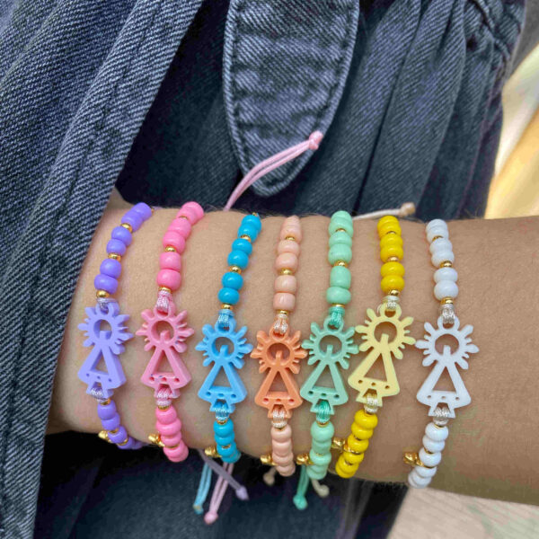 Pulsera  Virgen de Covadonga metacrilato, bolitas y estrella
