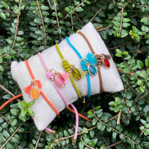 Pulsera virgen Milagrosa cordón