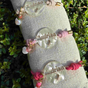 Pulsera chapa MADRINA con cordón elástico perla y piedra