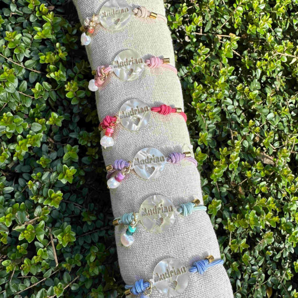 Pulsera chapa MADRINA con cordón elástico perla y piedra - Imagen 4