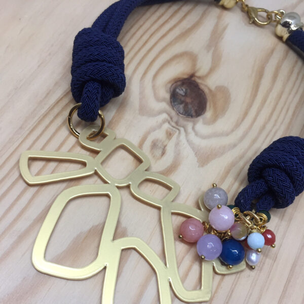 Collar pieza panal de acetato dorado - Imagen 3