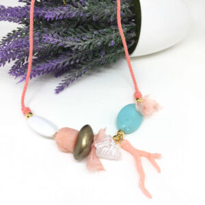 Collar resinas tonos coral y turquesa