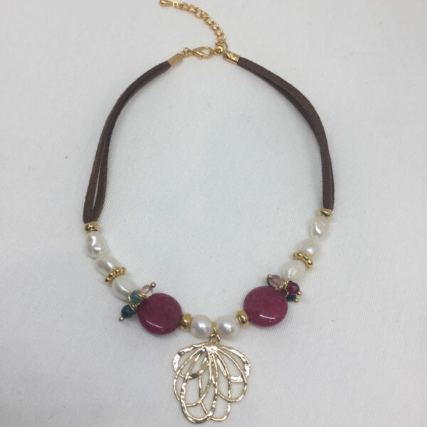 Collar perlas y piedras con colgante flor de loto - Imagen 3