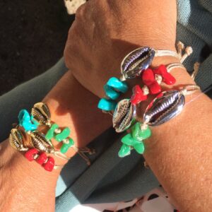 Pulsera concha metalizada con resinas