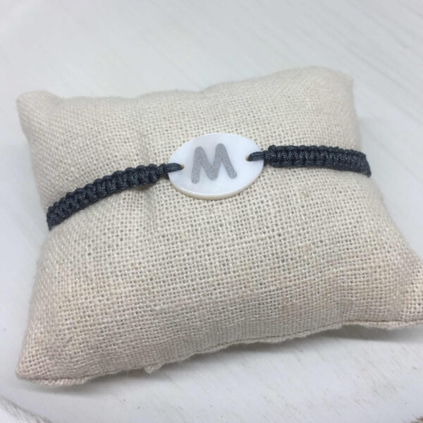 Pulsera macrame personalizada con inicial - Imagen 3