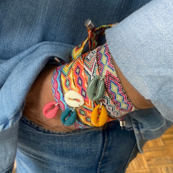 Pulsera cinta etnica con concha acrilica colores