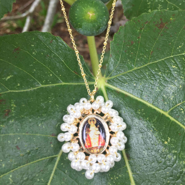 Gargantilla Virgen de Covadonga  con perlas - Imagen 2