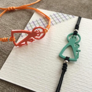 Pulsera de hilo Virgen del Carmen