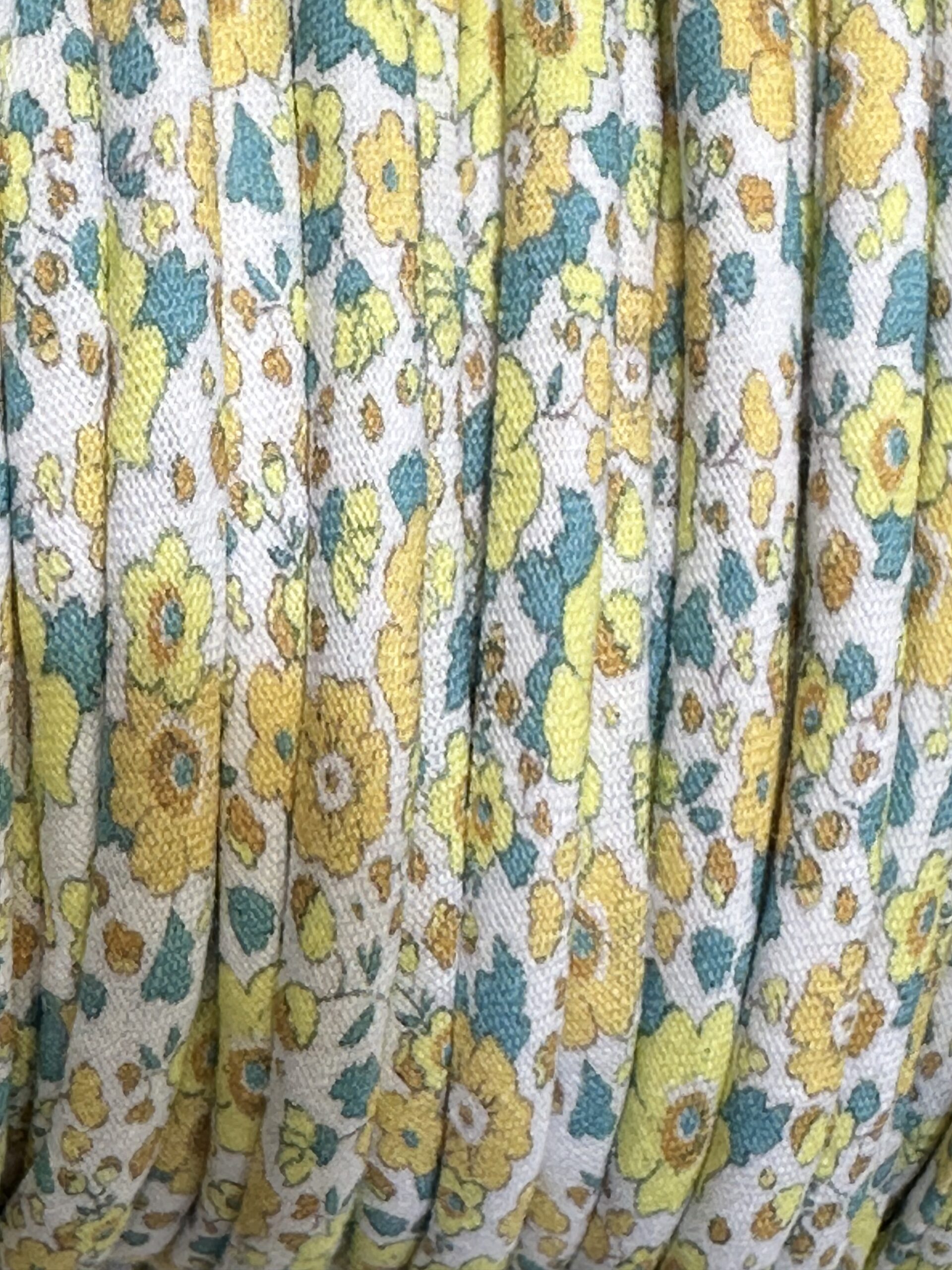 CORDON FLORES AMARILLAS 6MM scaled -Bisutería artesanal la Tienda de Ali Pulsera virgen de Covadonga cordón flores - Imagen 7