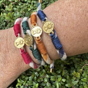 Pulsera virgen cordon vichy