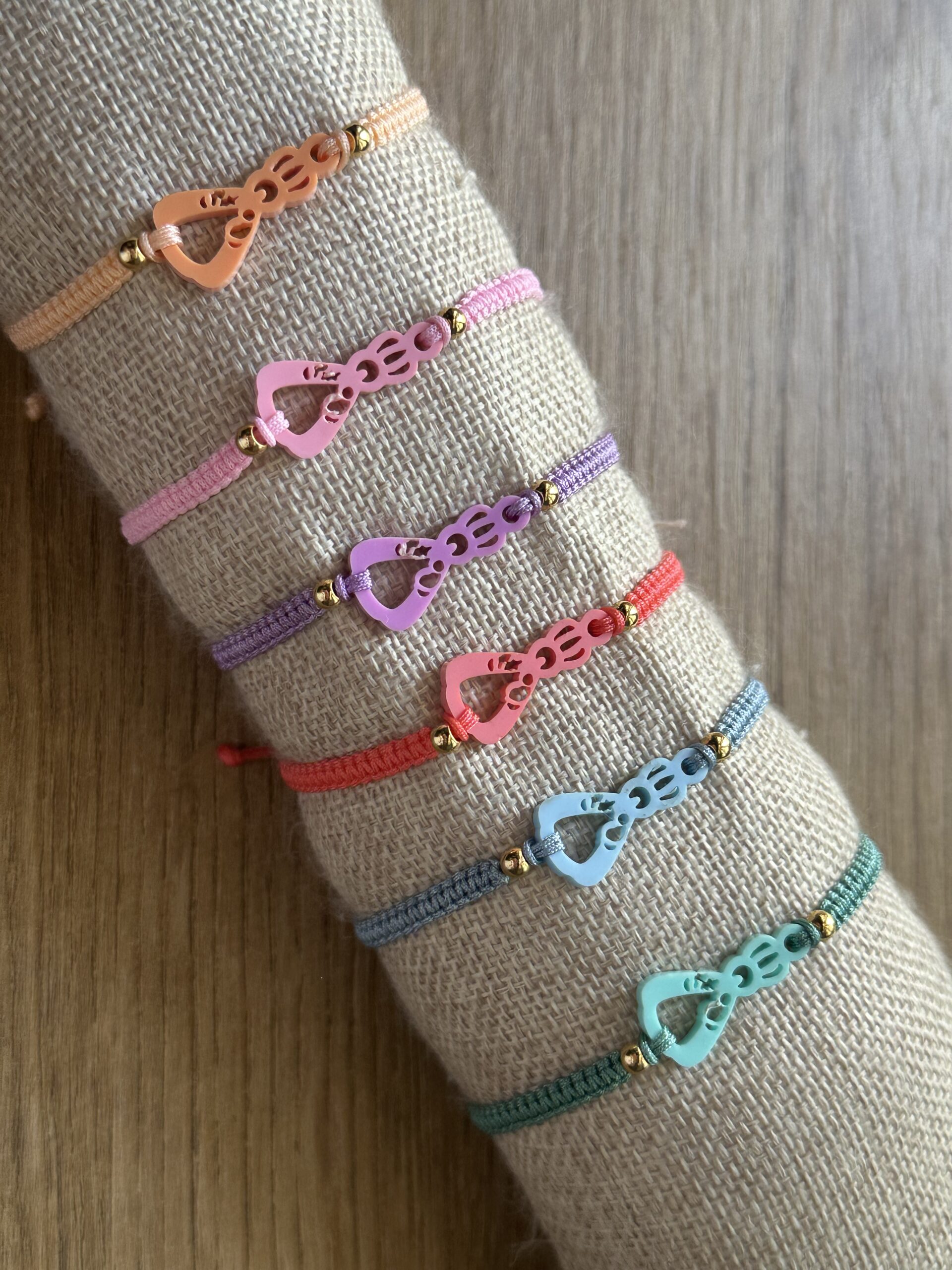 PULSERA VIRGEN DEL ACEBO METACRILATO 6 scaled -Bisutería artesanal la Tienda de Ali Pulsera virgen del Acebo