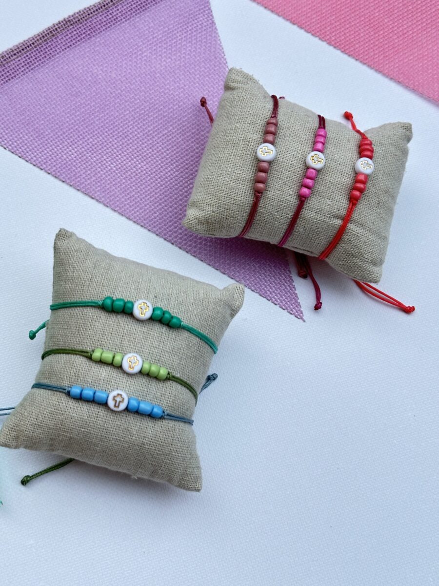 Pack 15 Pulseras cruz resina con abalorios