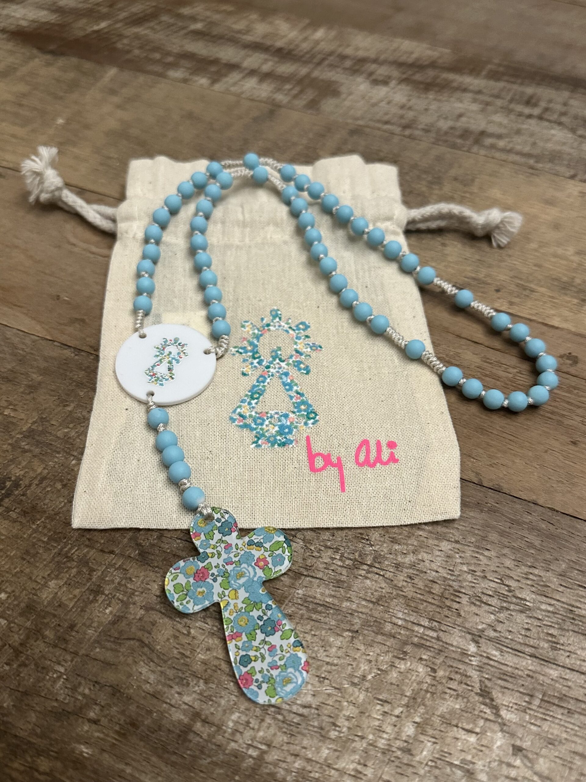 ROSARIO AZUL TURQUESA scaled -Bisutería artesanal la Tienda de Ali Rosario con bolsita lino - Imagen 3
