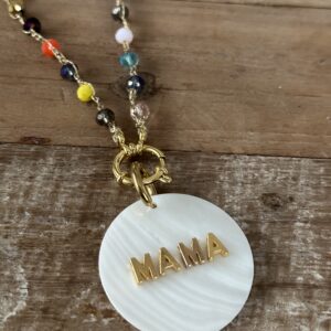 Collar cristales multicolor con chapa Mamá personalizada