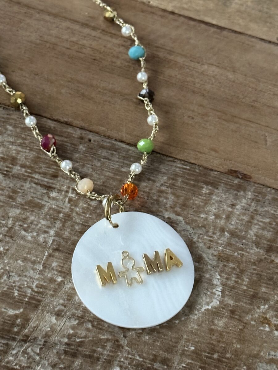 Collar cristales multicolor con chapa nacar Mamá personalizado