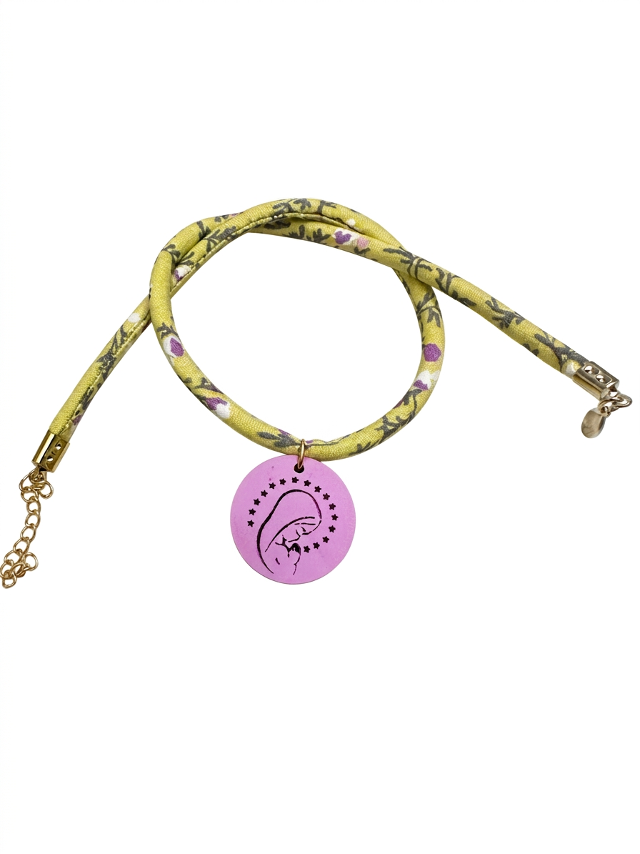 COLLAR VIRGEN NINA FLORES VERDE Y MORADO CHAPA MORADO -Bisutería artesanal la Tienda de Ali Collar cordon flores con chapa Virgen Niña - Imagen 10