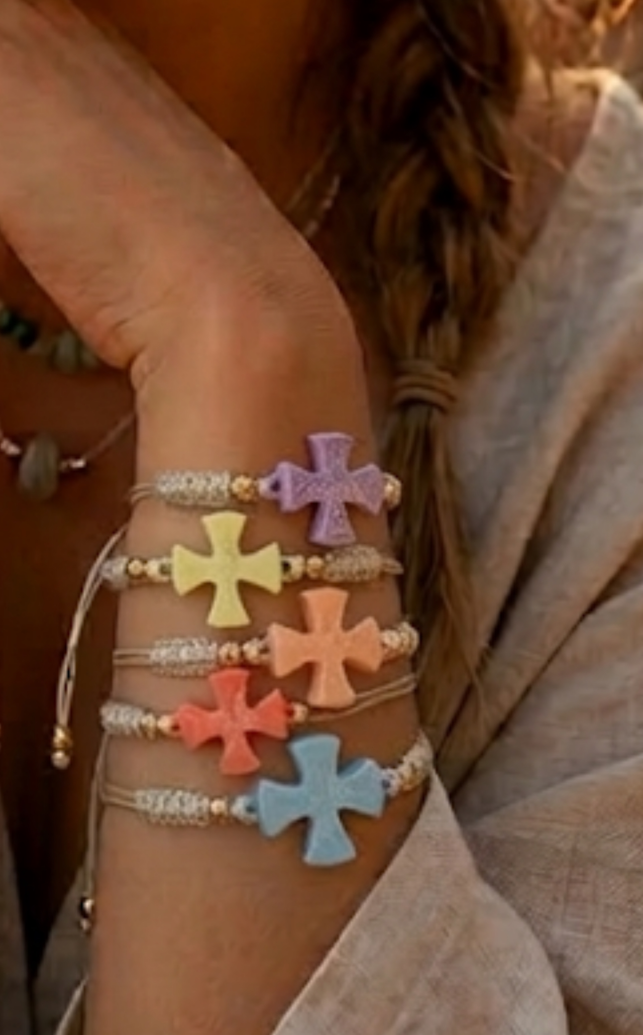 PULSERA EMAUS -Bisutería artesanal la Tienda de Ali Pulsera Cruz Emaus