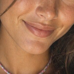 Collar cordón flores con medalla virgen en cristal de murano