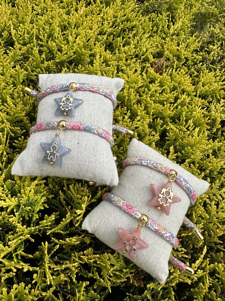 Pulsera cordón flores con estrella