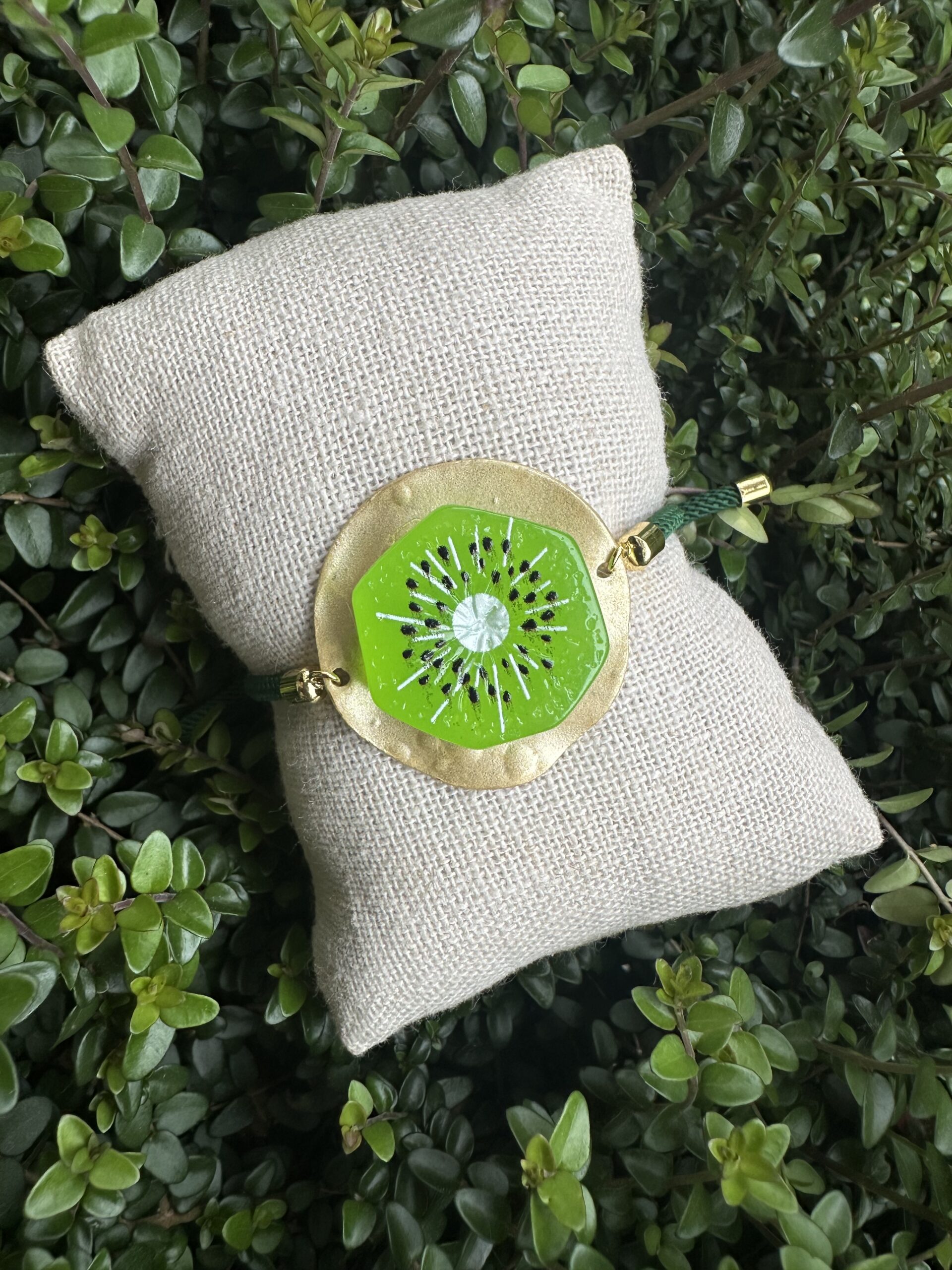 PULSERA KIWI scaled -Bisutería artesanal la Tienda de Ali Pulsera Frutas Xl - Imagen 3
