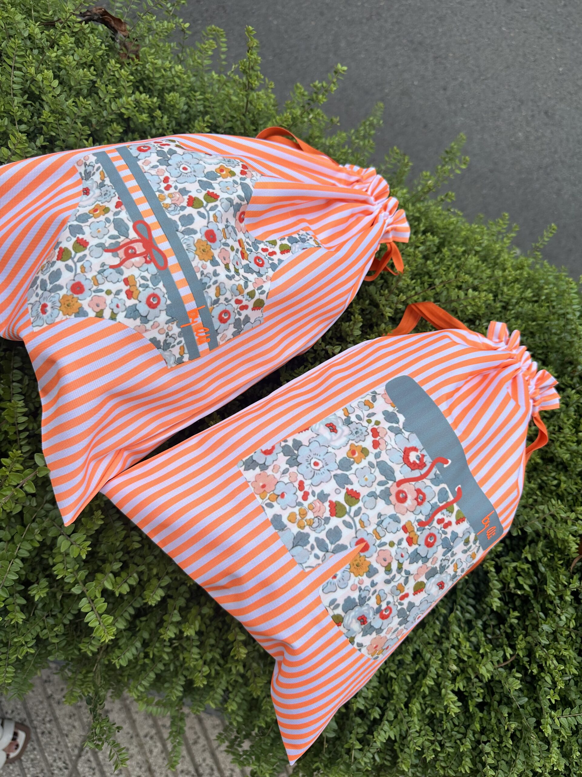 BOLSAS NARANJA FLUOR IMPERMEABLE scaled -Bisutería artesanal la Tienda de Ali Bolsa impermeable rayas - Imagen 7